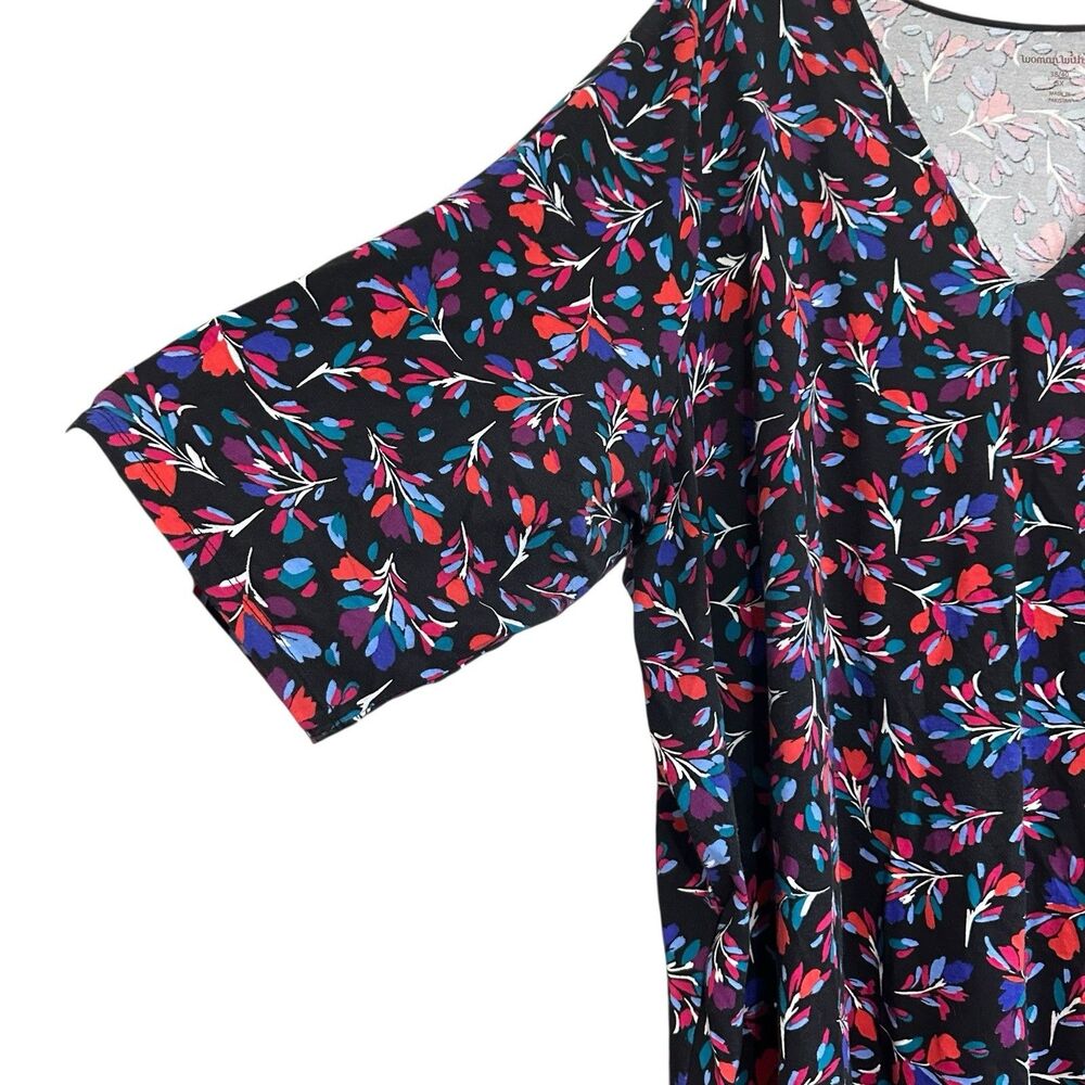 Woman Within Black Floral V Neck Tunic Top 5X Short Sleeve Feminine Stretchy - Picture 3 of 7